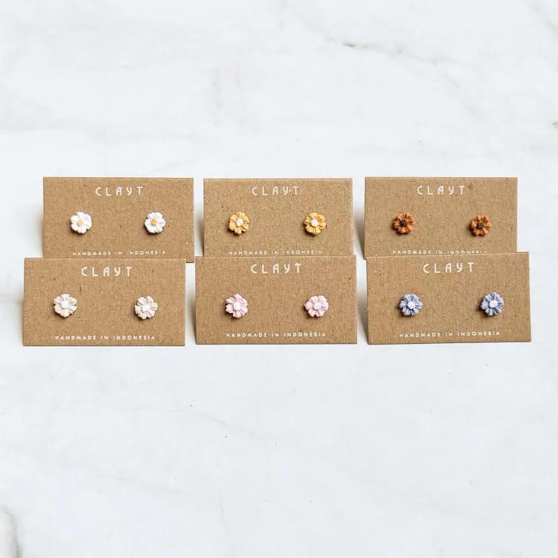 Petite Daisy Stud Series variant 2